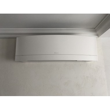 кондиционер Daikin Emura FTXJ20MW/RXJ20M кондиционер Daikin Emura FTXJ20MW/RXJ20M